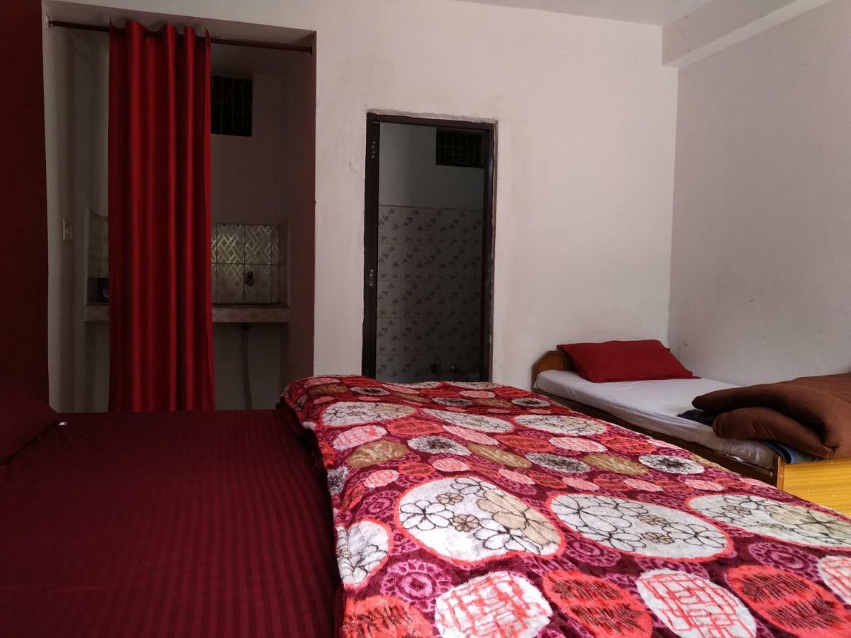 Mochila Youth Hostel Mcleod Ganj Dharamshala Exteriör bild